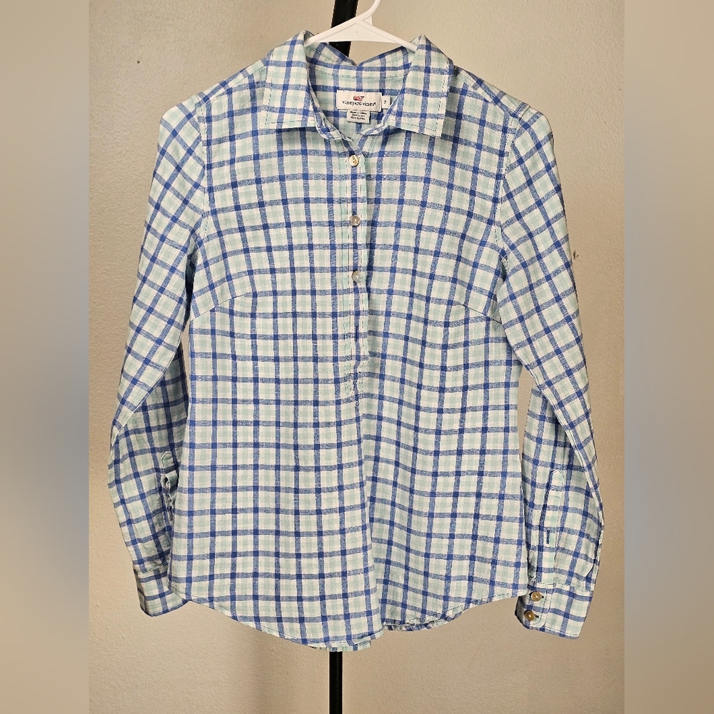 Women's button shirt